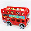Koka Londonas autobuss ar pasažieriem Tooky Toy
