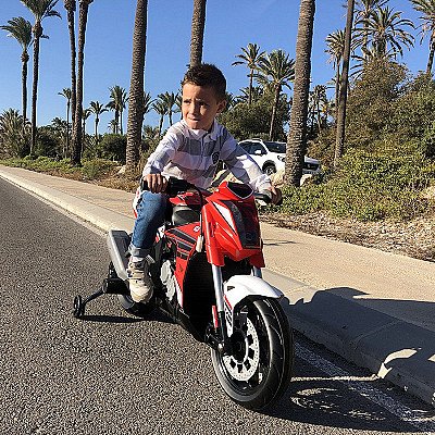 Injusa uzlādējams motocikls ar piepūšamiem riteņiem 12V