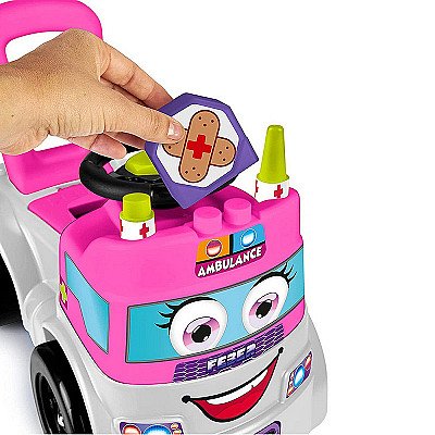 Skriešana ar 3-in-1 bērnu ātrās palīdzības auto